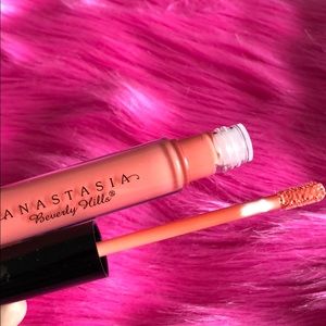Anastasia Beverly Hills lip gloss